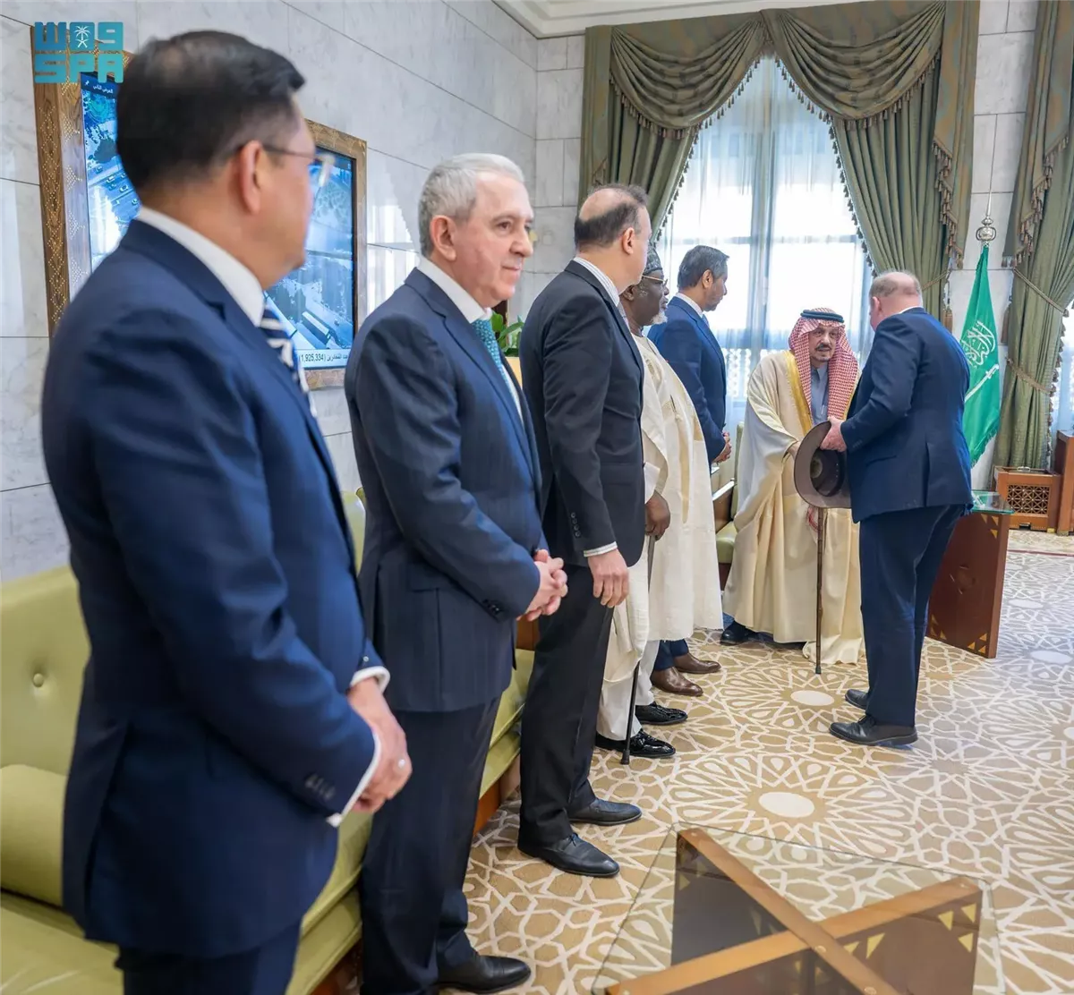 أمير الرياض يستقبل السلك الدبلوماسي للتهنئة بشهر رمضان