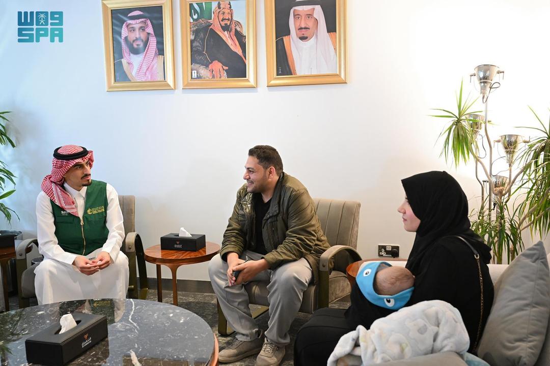 وصول التوأم الطفيلي المصري محمد عبدالرحمن جمعة إلى الرياض