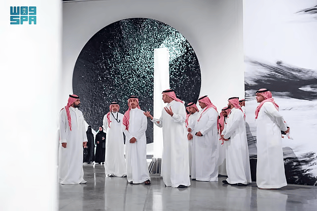 وزير السياحة يزور بينالي الفنون الإسلامية 2025