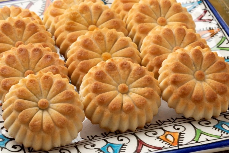 طرق عمل المعمول بخطوات بسيطة