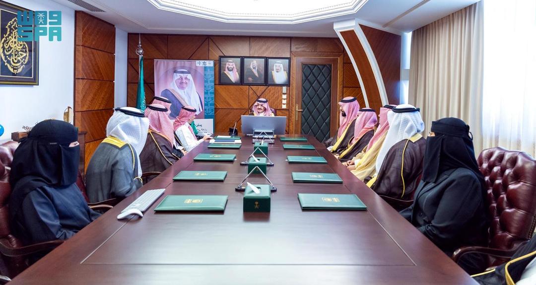 أمير الشرقية يستقبل مجلس إدارة جمعية طويق