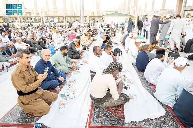 الدَّقة المدينية ومائدة الإفطار بالمسجد النبوي