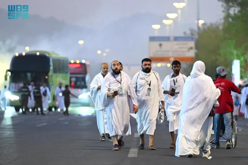 توافد الحجاج إلى عرفات