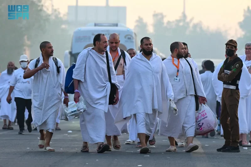 توافد الحجاج إلى عرفات 