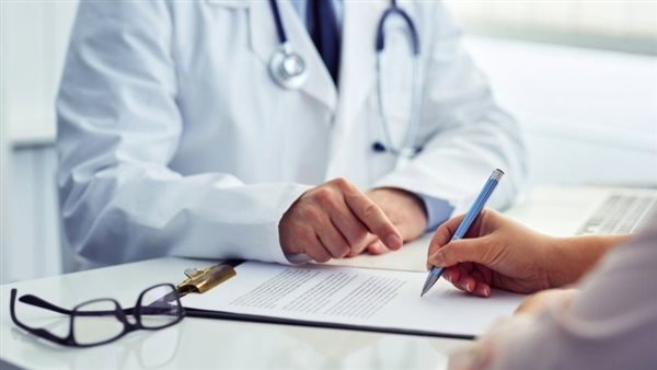 شروط العمل كطبيب في الإمارات 