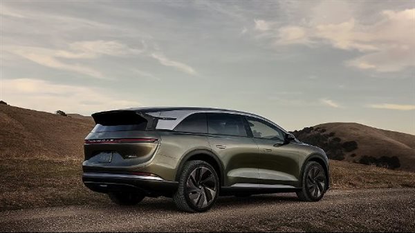 لوسِد تعلن عن توفر سيارة Lucid Gravity Grand Touring 