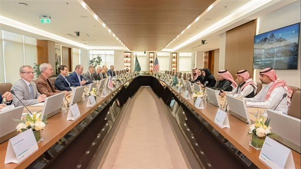 وفد أمريكي يبحث فرص الاستثمار في التنقل الجوي بالسعودية