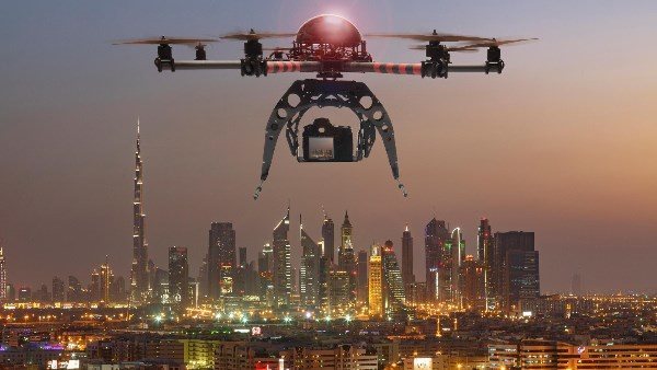 الإمارات استخدام الطائرات المسيرة لأول مرة لإستطلاع الهلال