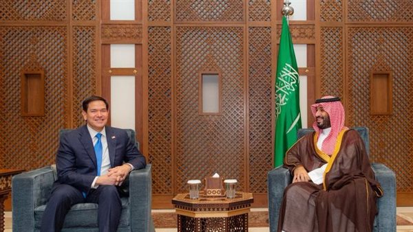 ولي العهد يستقبل وزير الخارجية الأمريكي