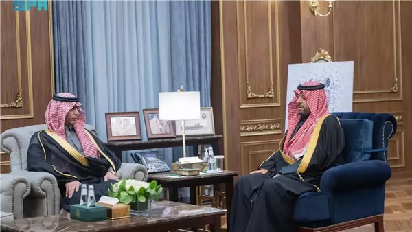 أمير الحدود الشمالية يقلّد العميد فهد الشبيب رتبته الجديدة