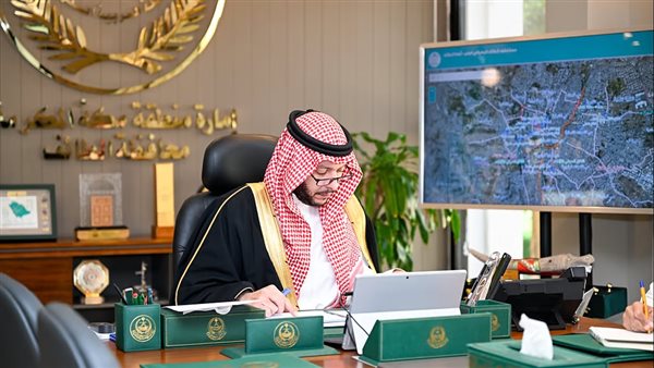 محافظ الطائف يترأس اجتماع مراكز الأحياء