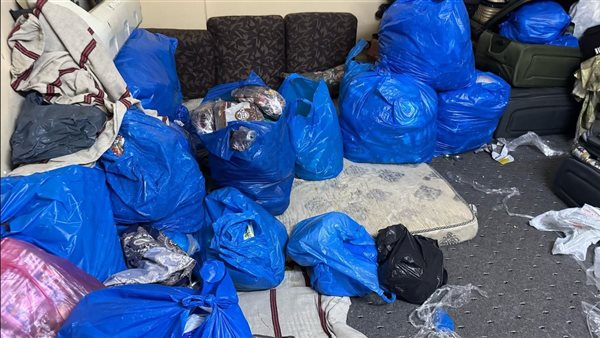إغلاق موقعين مخالفين في حي الرويس