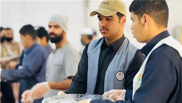 جمعية الدعوة برفحاء توزع وجبات إفطار رمضان