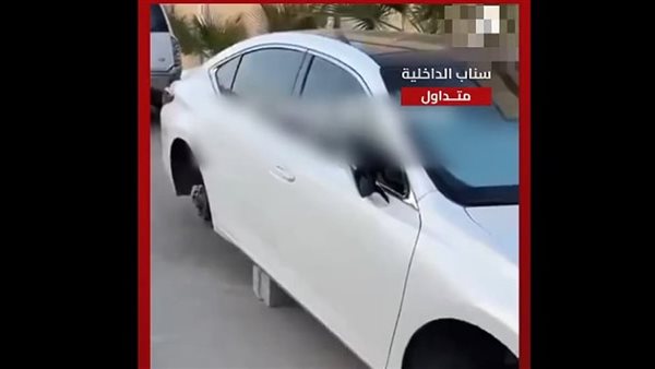 سرقة إطارات مركبة متوقفة