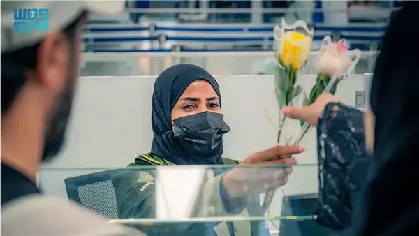 الجوازات تحتفل بعيد الفطر وتسهل السفر