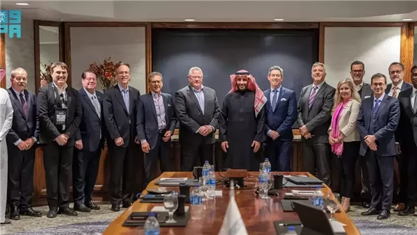 هيئة الاتصالات تناقش الأقمار الصناعية في الفضاء