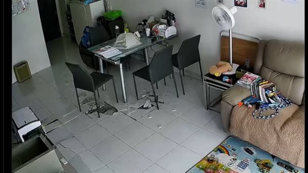 تفكك البلاط بسبب الحرارة وسوء التركيب