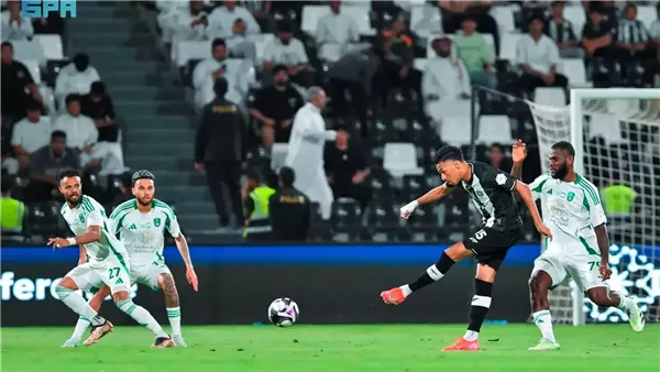 الشباب يهزم الأهلي 3-1 في الدوري