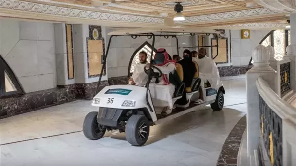 حكم الطواف والسعي بسيارة قولف