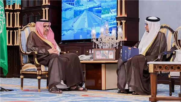 أمير الباحة يتسلم تقرير الموارد البشرية