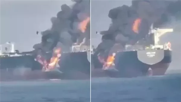 اصطدام ناقلتين خليج عمان حريق نفط
